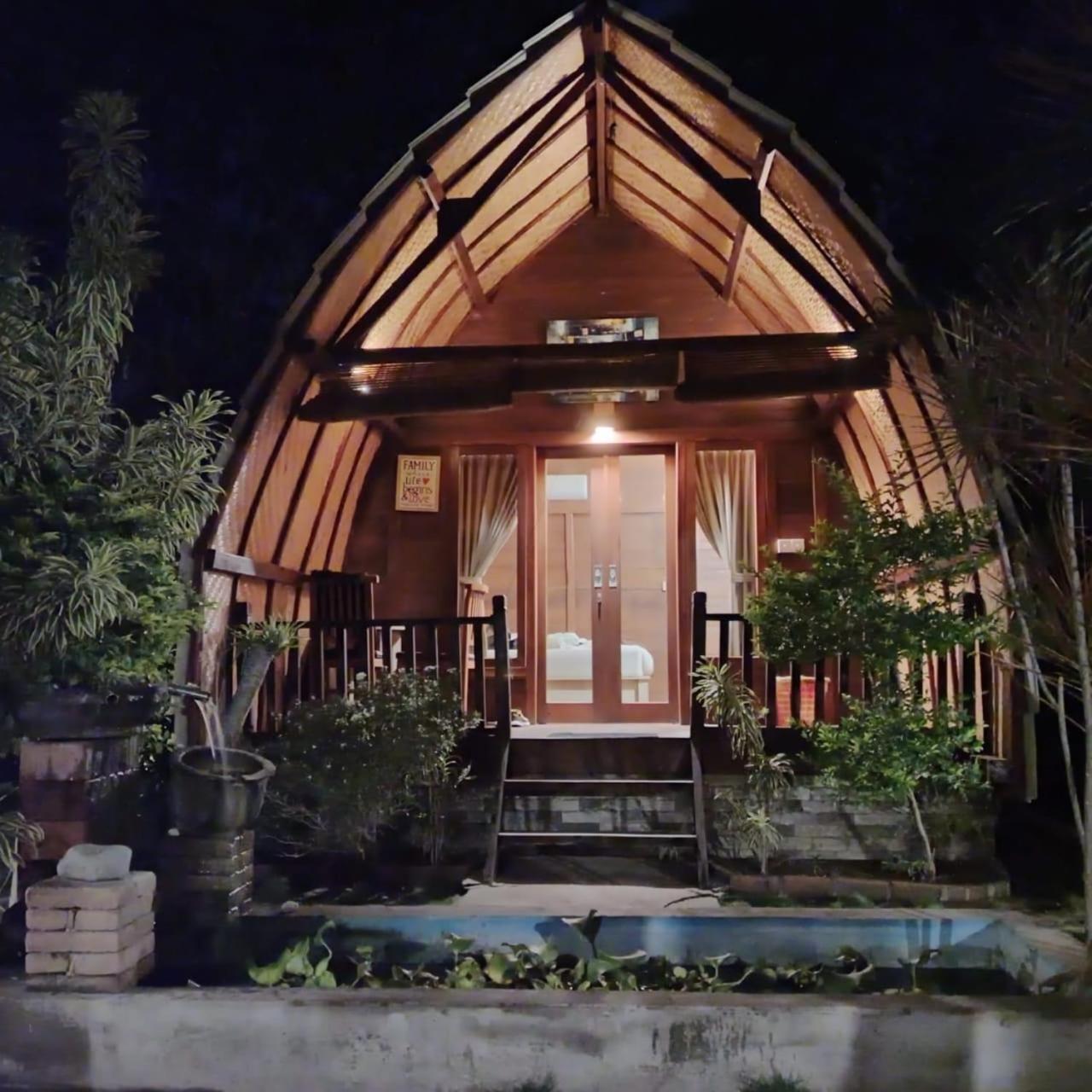 Maha Nusa Menjangan Banyuwedang Exterior photo
